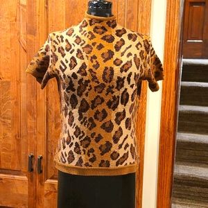 Funky leopard short-sleeved sweater